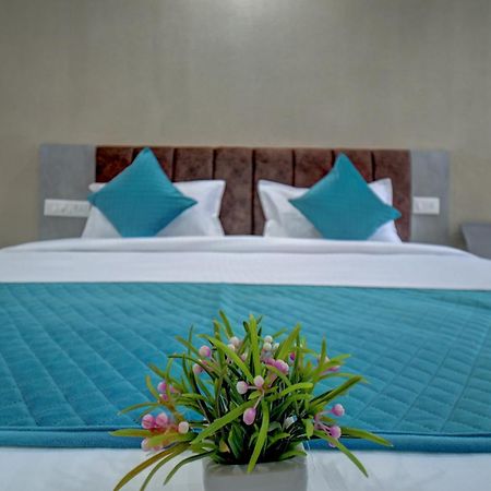 Hotel Cloud 9 Luxury Stay マイソール エクステリア 写真