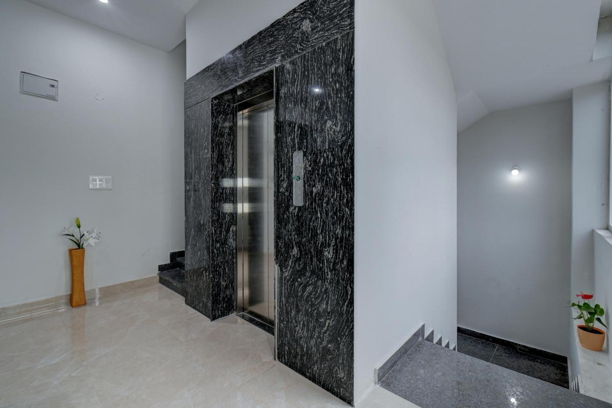 Hotel Cloud 9 Luxury Stay マイソール エクステリア 写真