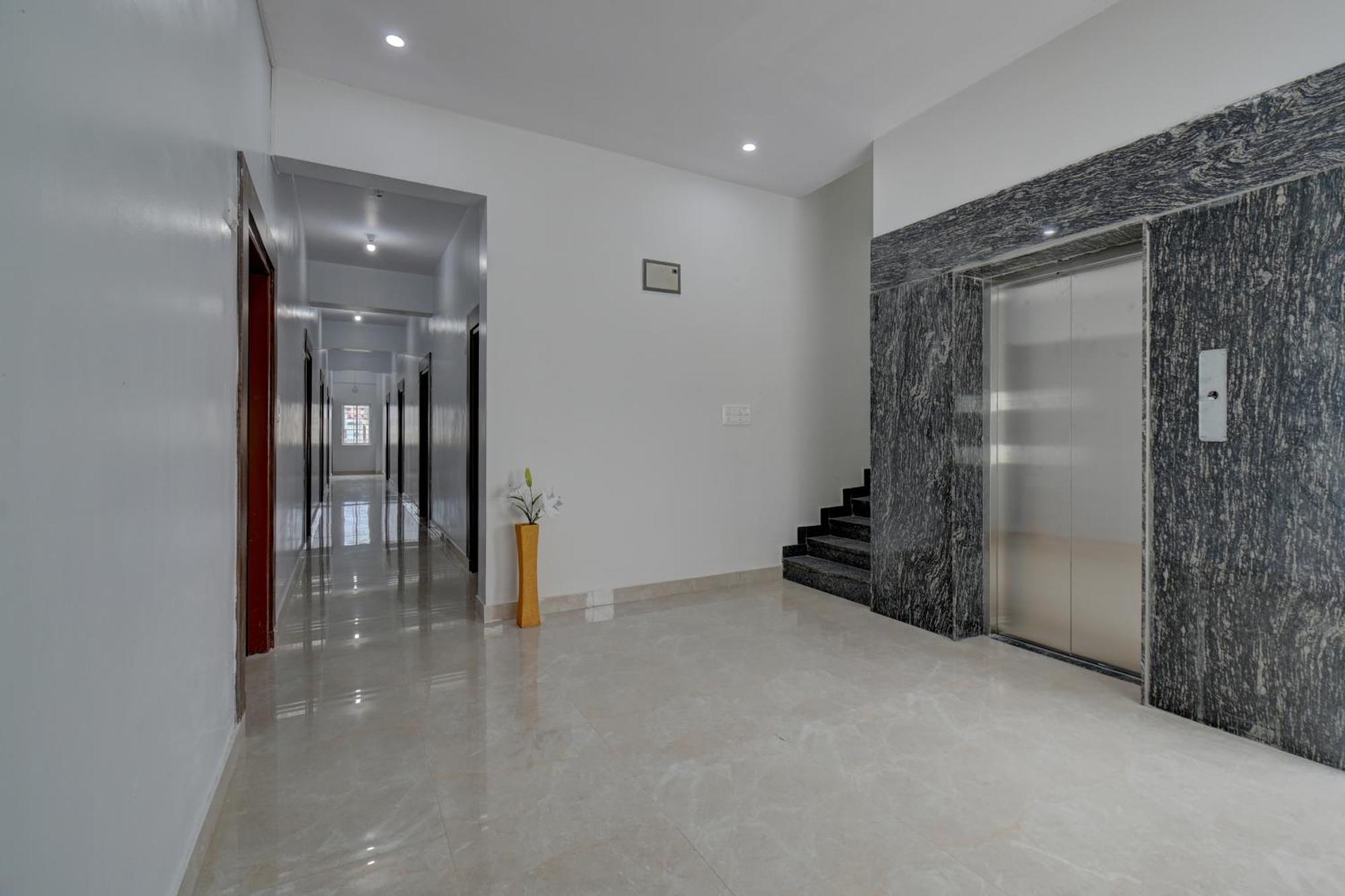 Hotel Cloud 9 Luxury Stay マイソール エクステリア 写真